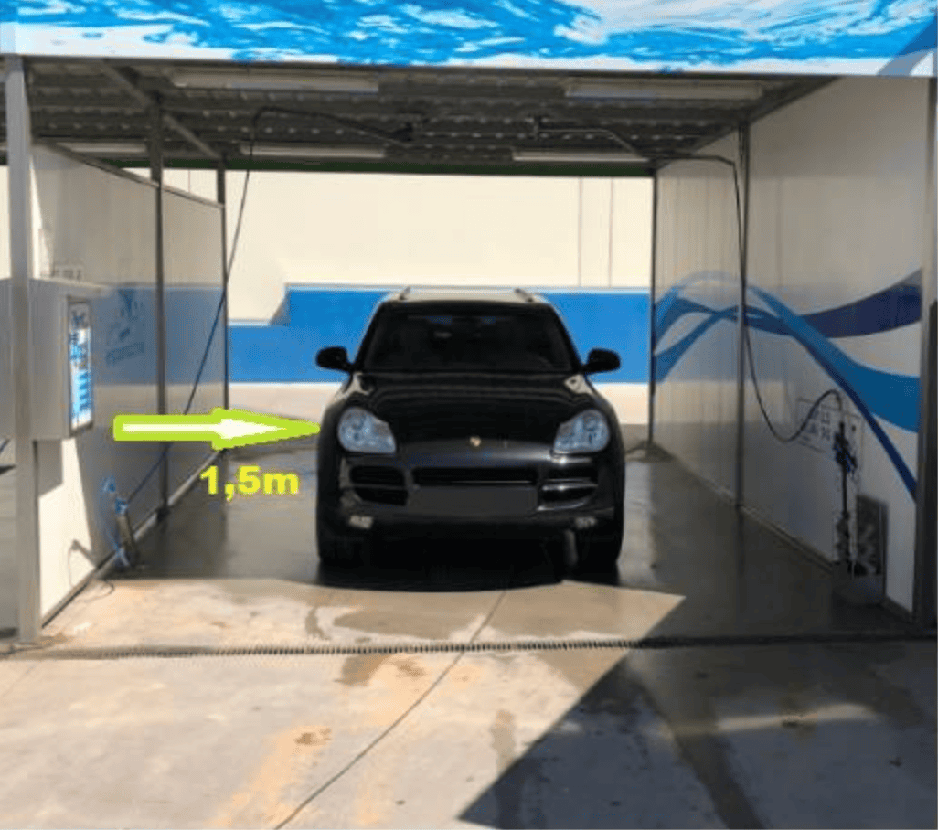 Estacionamiento cubierto en ECOBOX con espacio de 1,5 m de separación.